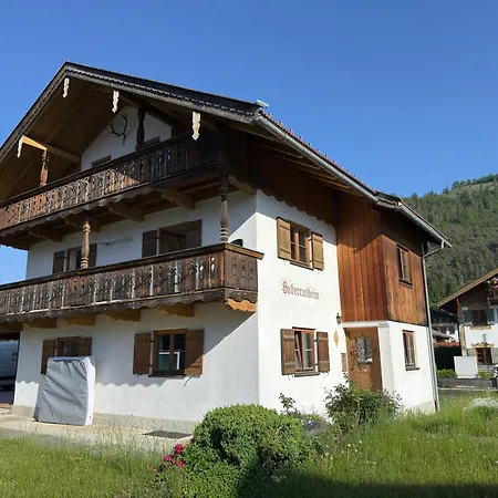 Alpenvilla Liboria Mit Sauna Garten Und 5 Schlafzimmern 度假居 *