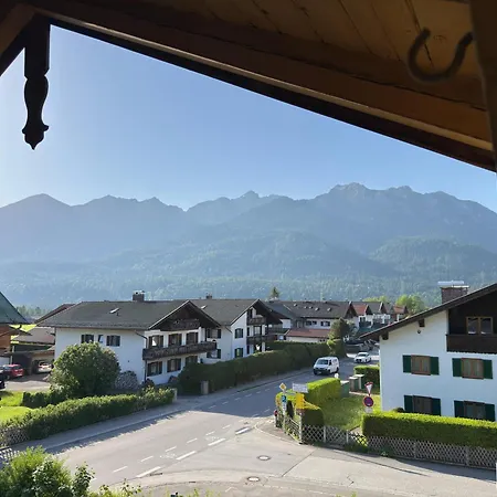 Alpenvilla Liboria Mit Sauna Garten Und 5 Schlafzimmern 度假居 *
