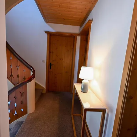 Alpenvilla Liboria Mit Sauna Garten Und 5 Schlafzimmern Wallgau