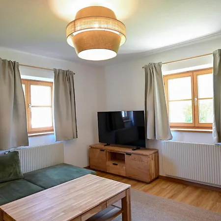 度假居 Alpenvilla Liboria Mit Sauna Garten Und 5 Schlafzimmern *