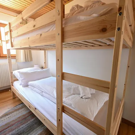 Alpenvilla Liboria Mit Sauna Garten Und 5 Schlafzimmern *