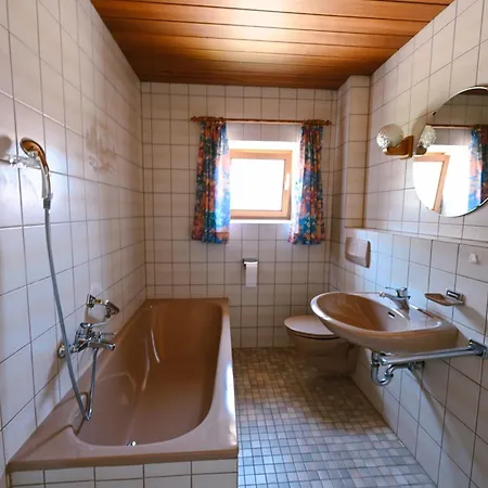 Alpenvilla Liboria Mit Sauna Garten Und 5 Schlafzimmern