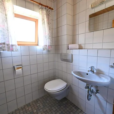 度假居 Alpenvilla Liboria Mit Sauna Garten Und 5 Schlafzimmern