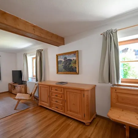 Hébergement de vacances Alpenvilla Liboria Mit Sauna Garten Und 5 Schlafzimmern Wallgau