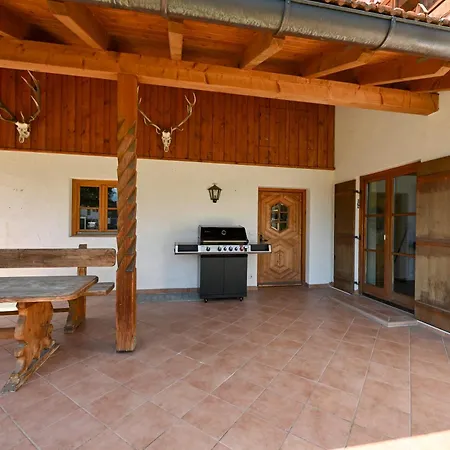 Alpenvilla Liboria Mit Sauna Garten Und 5 Schlafzimmern