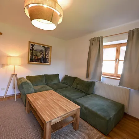 Alpenvilla Liboria Mit Sauna Garten Und 5 Schlafzimmern 度假居