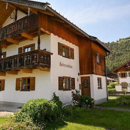 度假居 Alpenvilla Liboria Mit Sauna Garten Und 5 Schlafzimmern