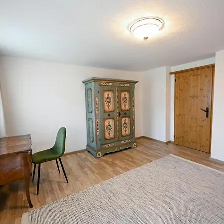 度假居 Alpenvilla Liboria Mit Sauna Garten Und 5 Schlafzimmern