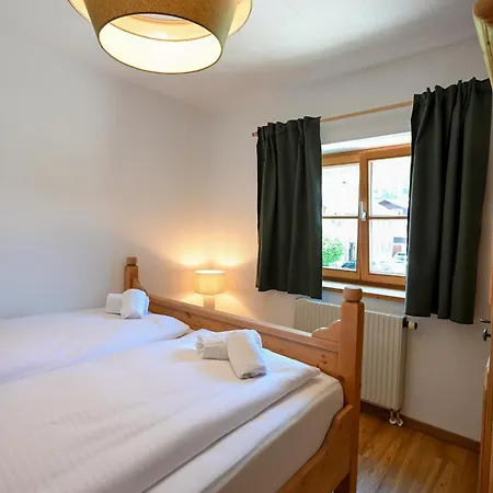 Alpenvilla Liboria Mit Sauna Garten Und 5 Schlafzimmern Hébergement de vacances *