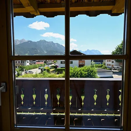 Alpenvilla Liboria Mit Sauna Garten Und 5 Schlafzimmern 度假居