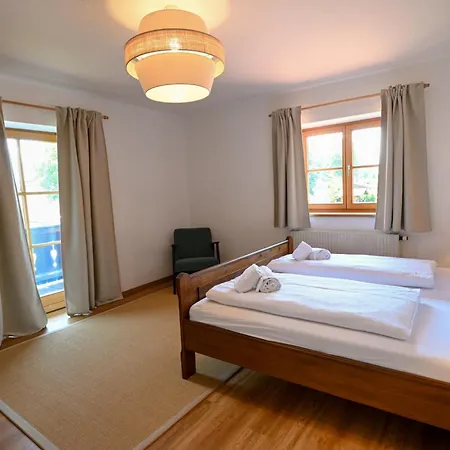 Alpenvilla Liboria Mit Sauna Garten Und 5 Schlafzimmern