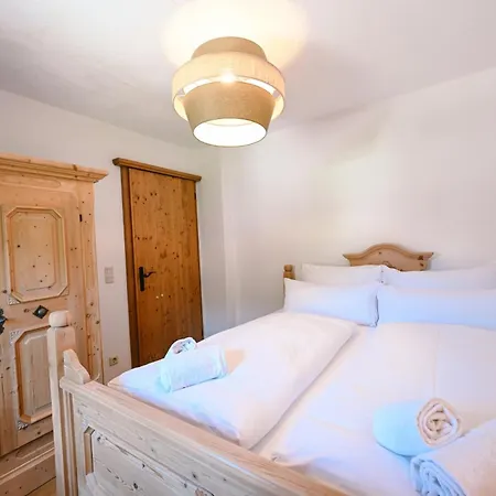 度假居 Alpenvilla Liboria Mit Sauna Garten Und 5 Schlafzimmern *