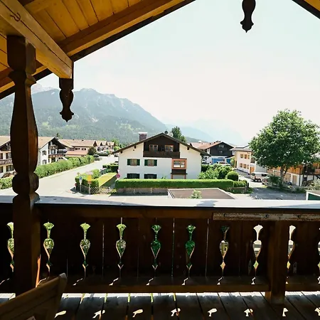 Alpenvilla Liboria Mit Sauna Garten Und 5 Schlafzimmern Hébergement de vacances *